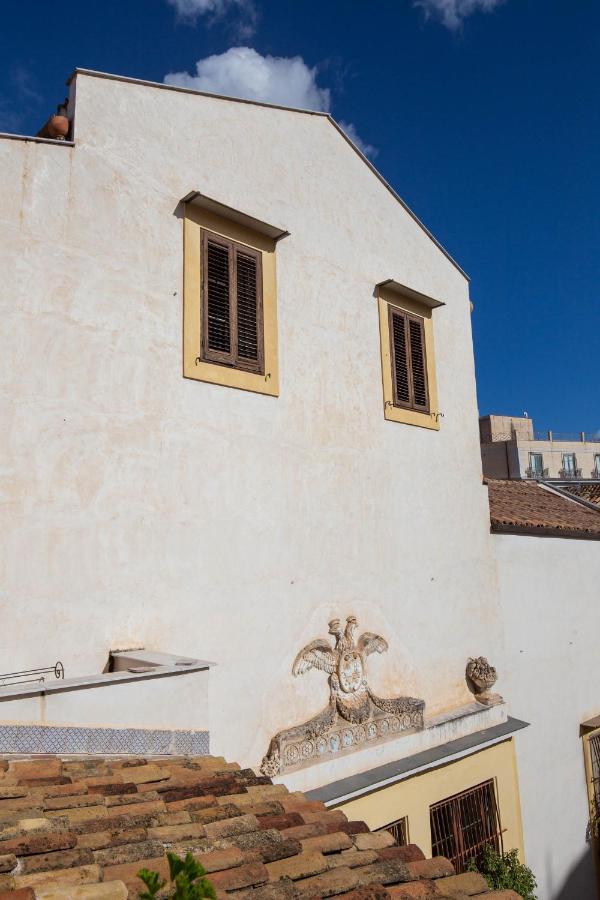 Appartamento Mansardato Nel Cuore Di Palermo - Accesso Terrazza Luaran gambar