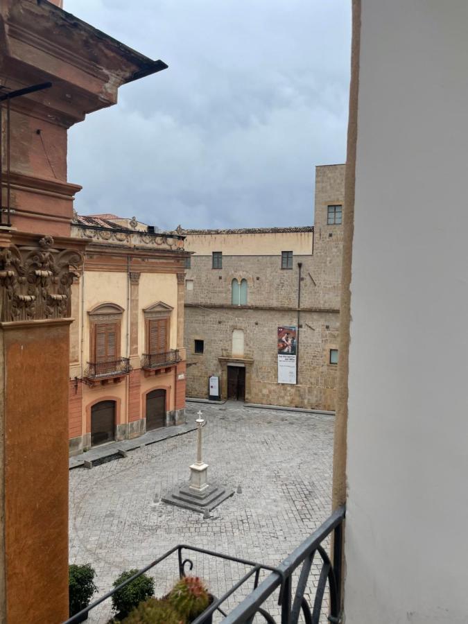Appartamento Mansardato Nel Cuore Di Palermo - Accesso Terrazza Luaran gambar